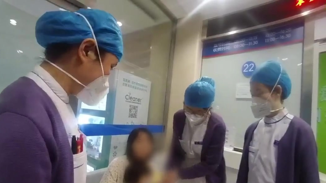 #警心为民#【得救了! 宝宝:蜀黍开车飞快】近日,朝阳分局垡头派出所接到报警:一名年轻女子