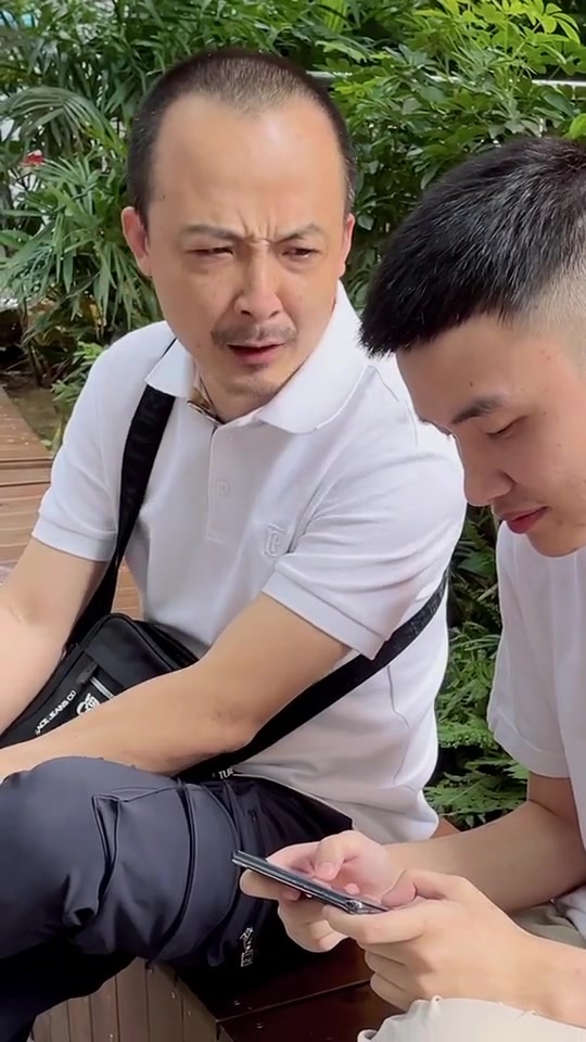 辣就烧菜烫火锅 沙溢首家火锅辣叁成 原创搞笑