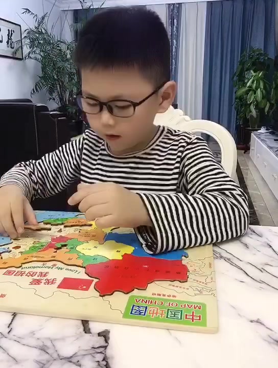 中国地图像雄鸡!