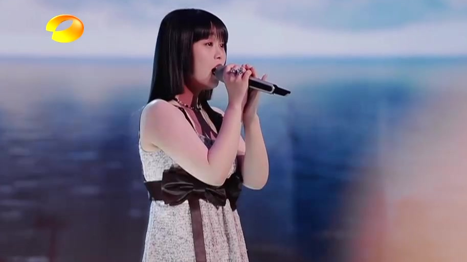 【#春天花会开#精彩回顾】湘妹子Xiunism杨陈秀一 演唱的湖南民歌《洞庭鱼米乡》,唱出