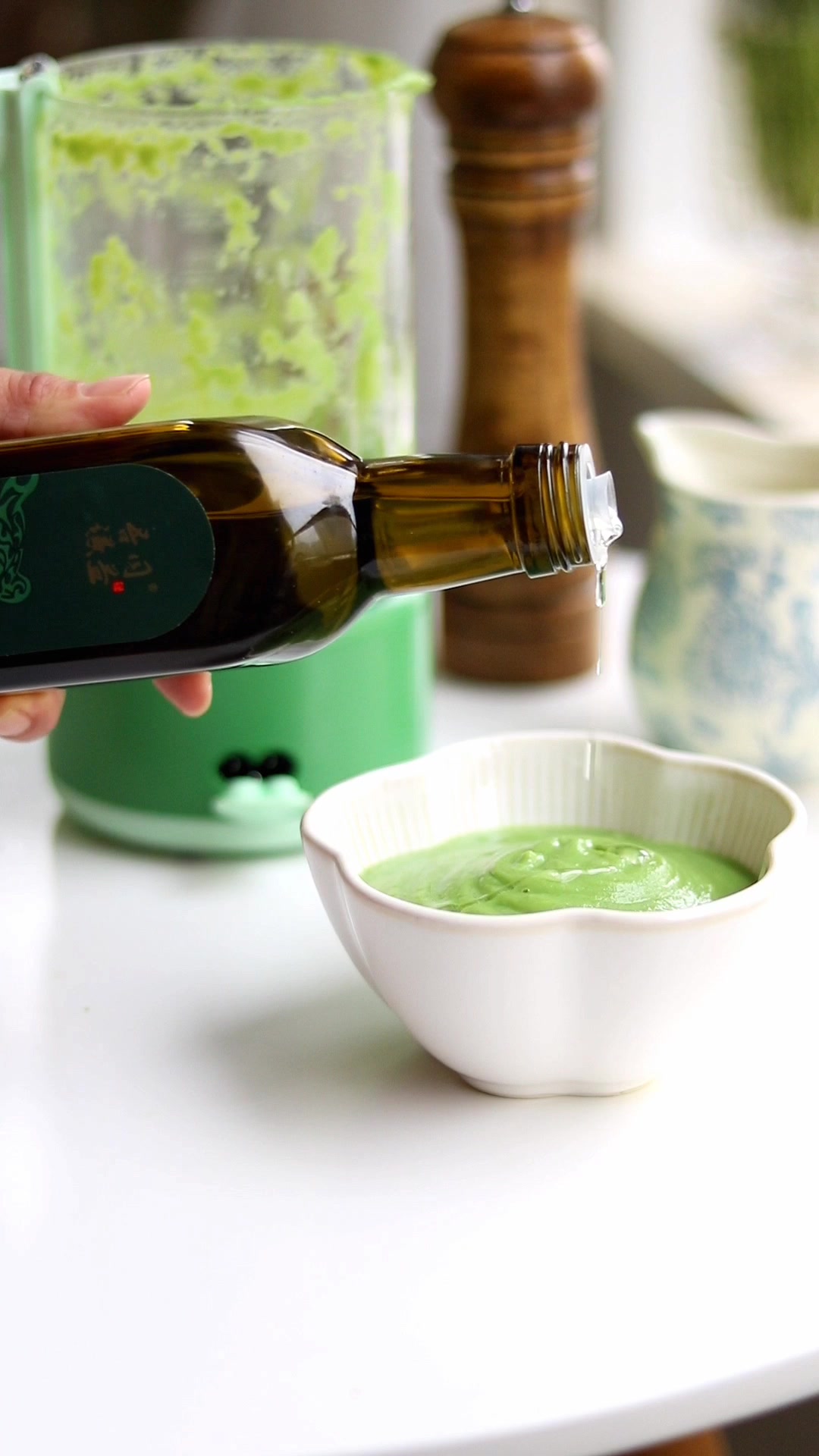 用浩诗养生破壁机做西兰花浓汤,热量超低,好吃不胖,快学起来