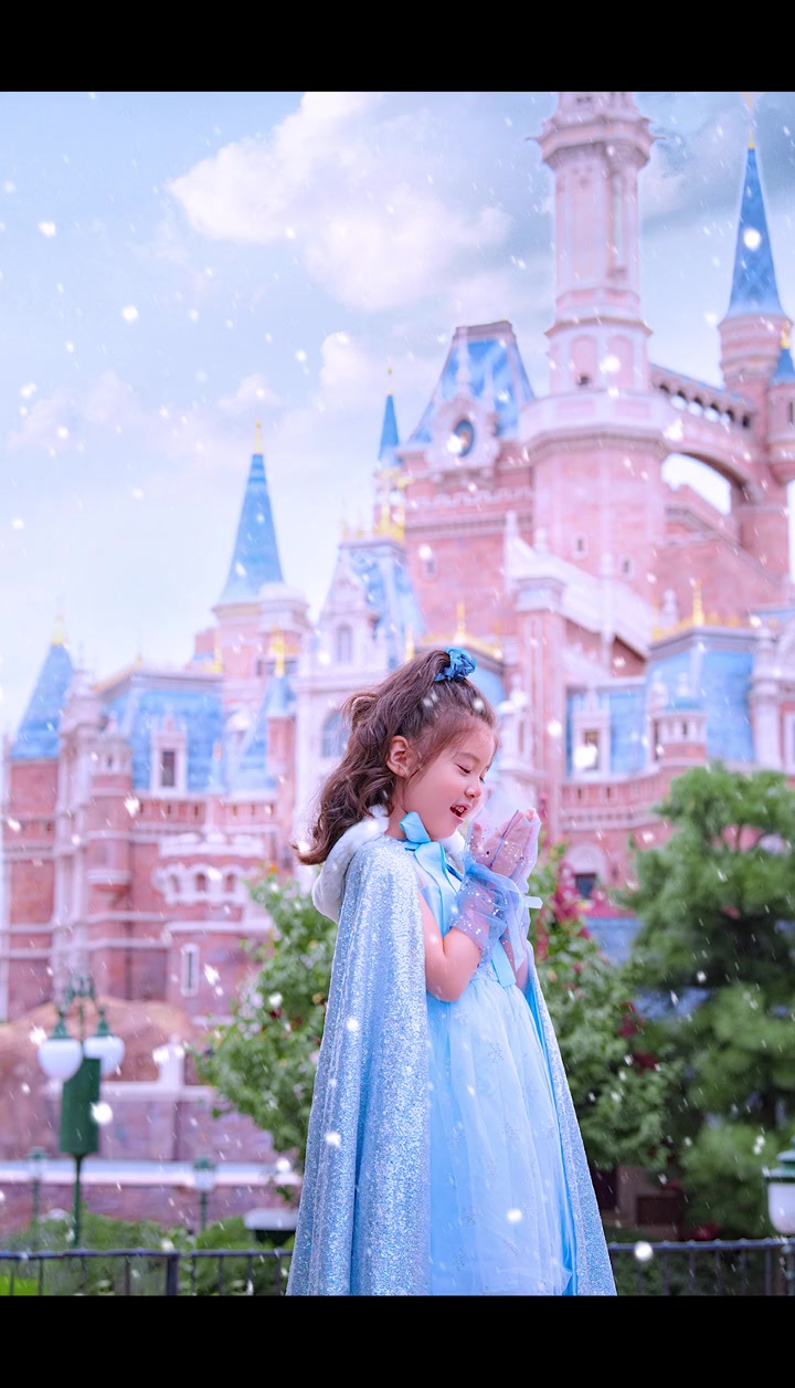 把《冰雪奇缘》里的艾莎公主拍成照片,竟然可以这么美