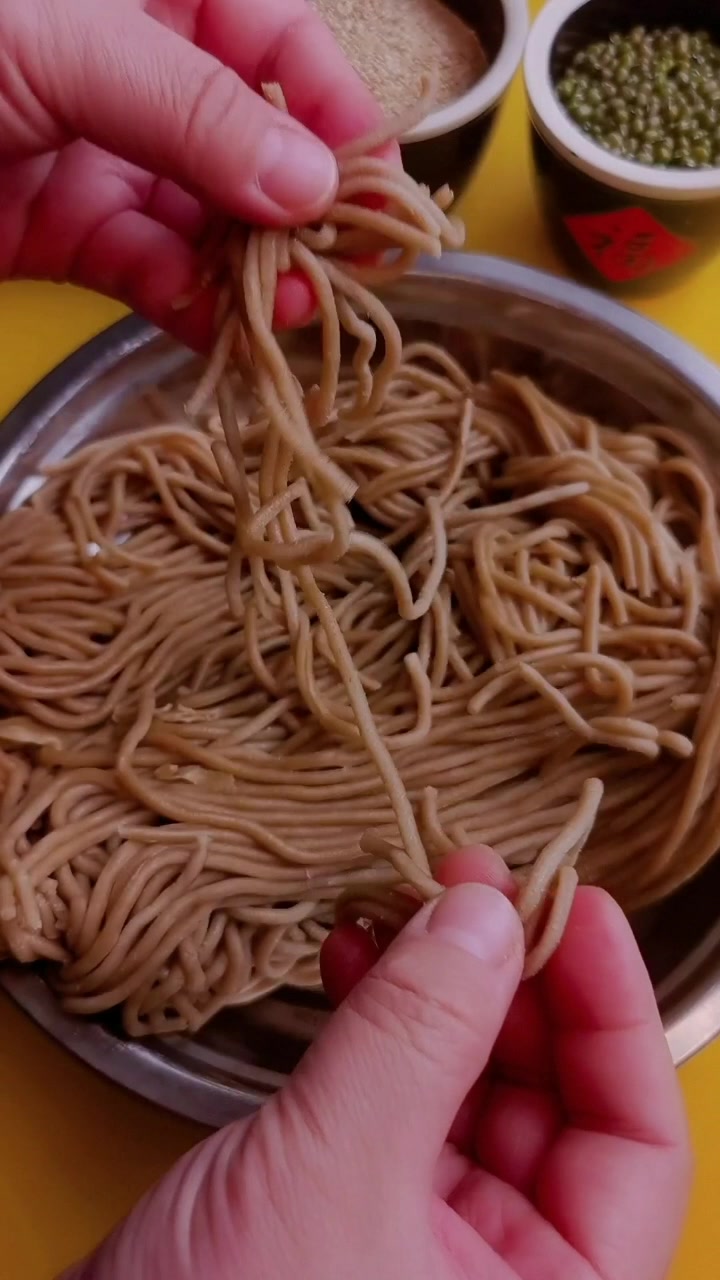 家乡特色美食土豆泥拌莜面