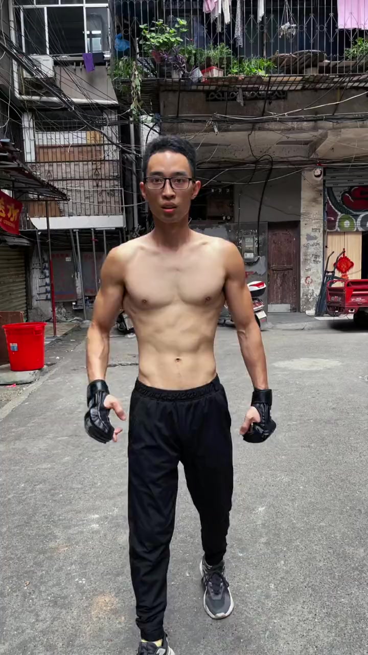 肌肉男到底能不能打?我来告诉你,其实都是他们虚的一匹～