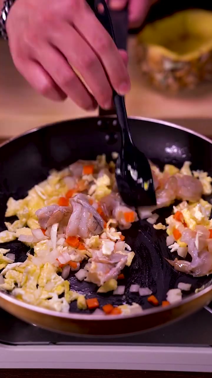 正宗的泰式菠萝炒饭,酸酸甜甜,一定要试