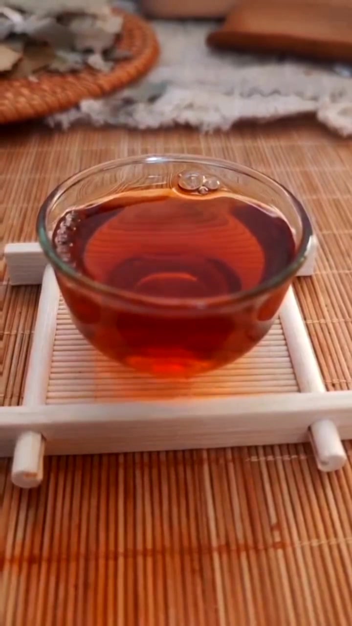 肉苁蓉泡水什么颜色?