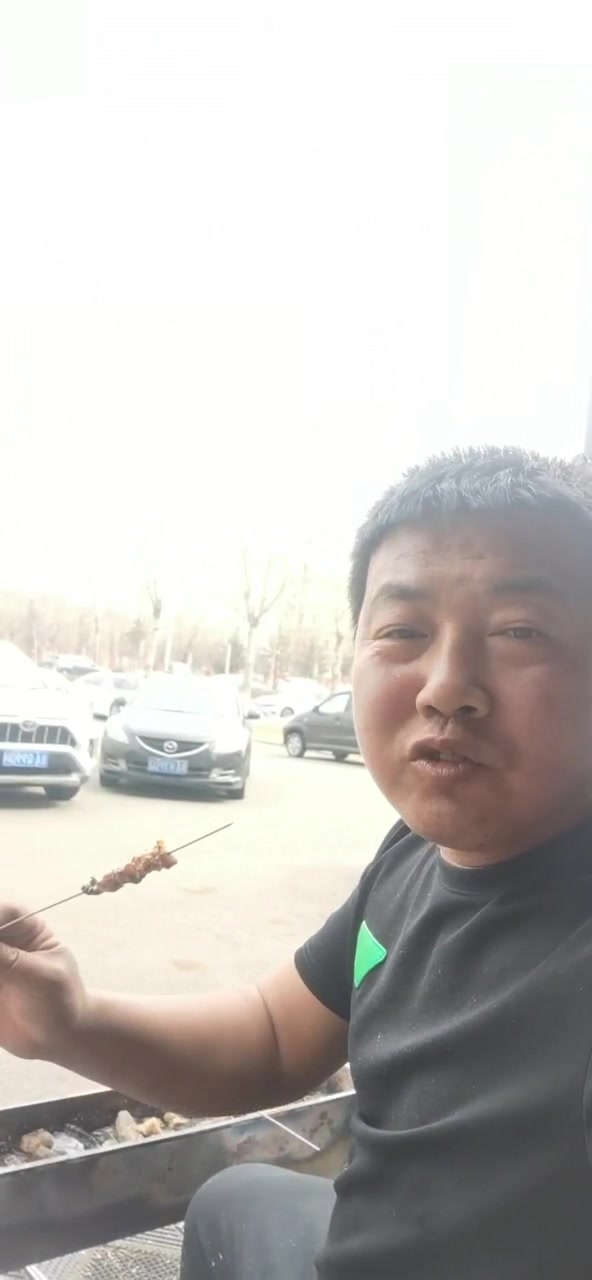 特殊时期猪肉串吃成羊肉串的感觉