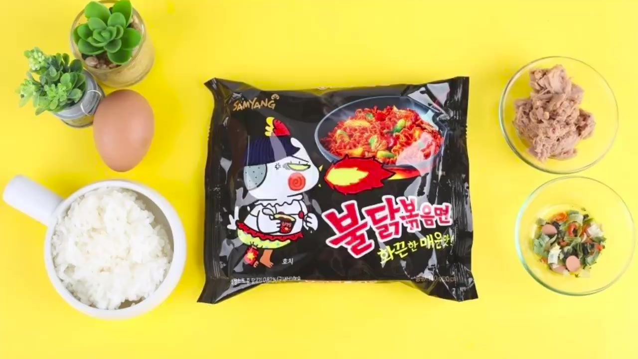 【#韩国火鸡面被爆保质期中韩双标# :韩国为半年 中国为1年】#韩国火鸡面被爆保质期双标#