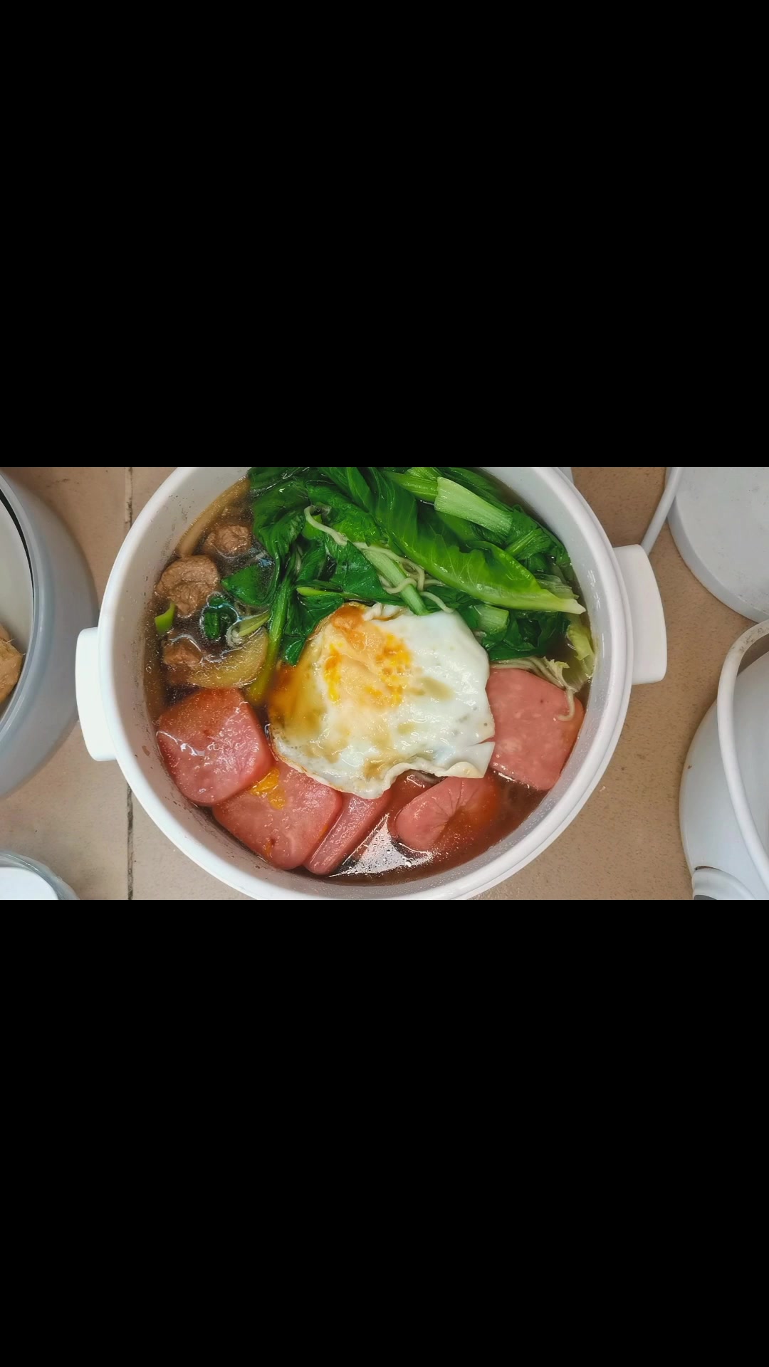 爱做饭的工科研究生:一个人的午餐,10元做一大锅葱香排骨面