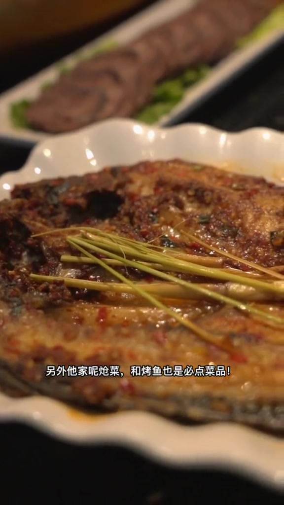 第29集|昆明 开了7年的酸汤火锅,番茄发酵的汤底,真正能喝的锅底。我的探店日记 涛子吃昆