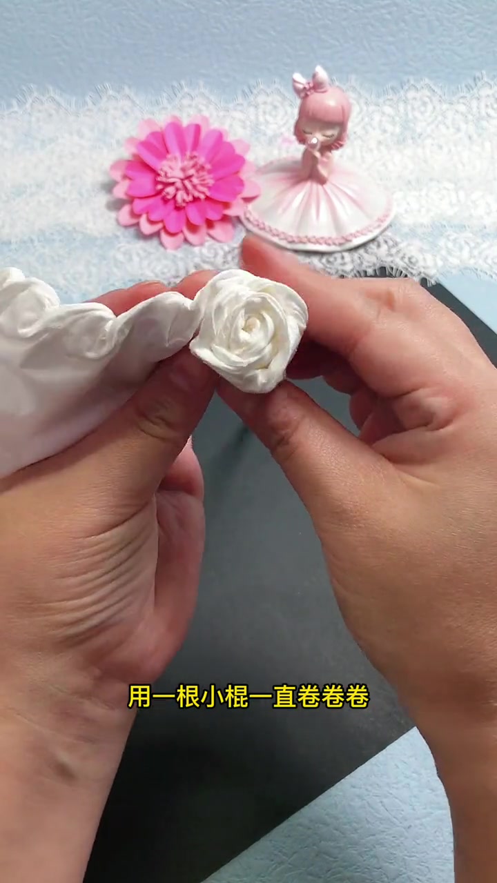 用卫生纸折玫瑰花,这回真的是有手就会,记得收藏 折纸 创意手工 纸巾玫瑰 萌知计划