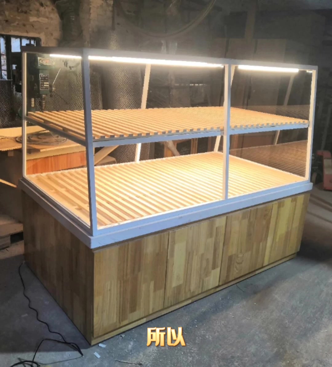 蛋糕专用展示柜怎样制作才能展现价值呢?
