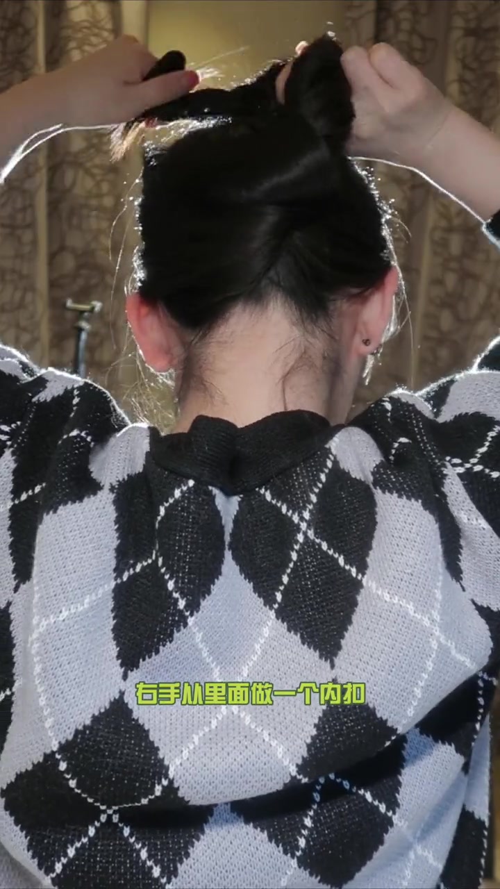 有手就会的中长发鲨鱼夹发型