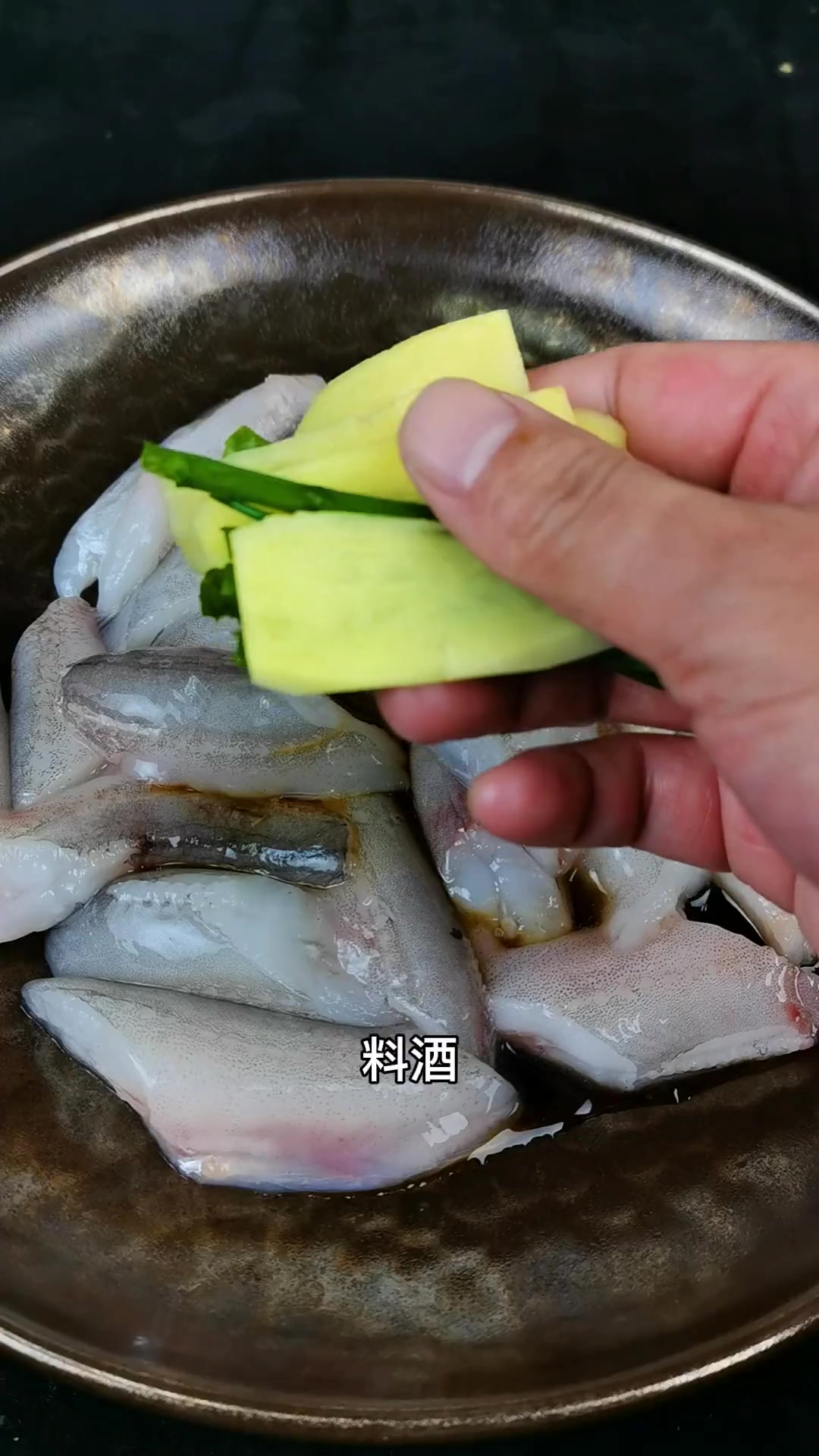 豆腐鱼新吃法,香味浓郁,烹饪简单,味道滑嫩,太好吃了。美食 在家做美食 豆腐鱼