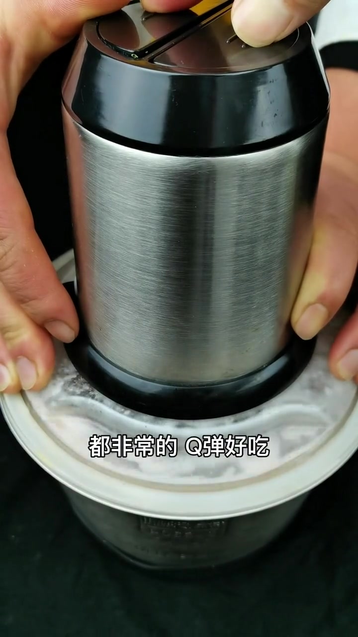这样做的 香菇肉丸 鲜香滑嫩,吃的放心!无论做汤涮火锅都非常好吃。美食 肉丸子