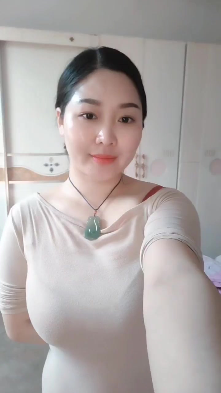 胖美人鹅蛋脸美女长得太正点了