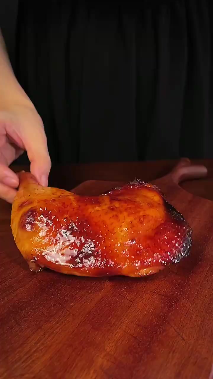 外酥里嫩的脆皮烤鸡腿