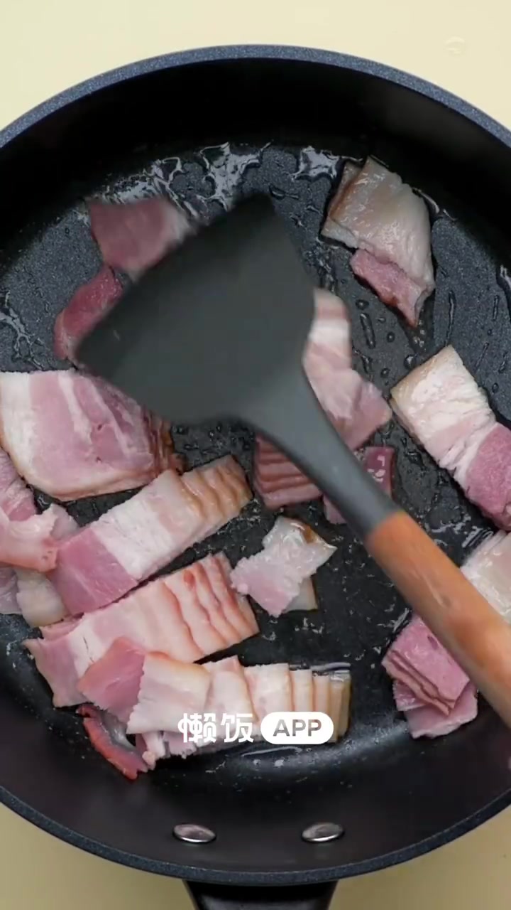 美食武汉 英雄城市先锋有我「肉松培根蛋炒饭」中午吃啥?来碗豪华版蛋炒饭吧,香到流口水,一碗