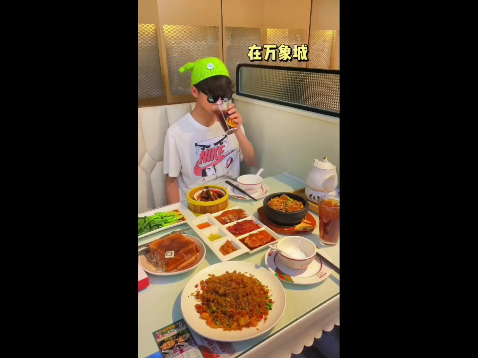 烧味拼盘十足的港风味!