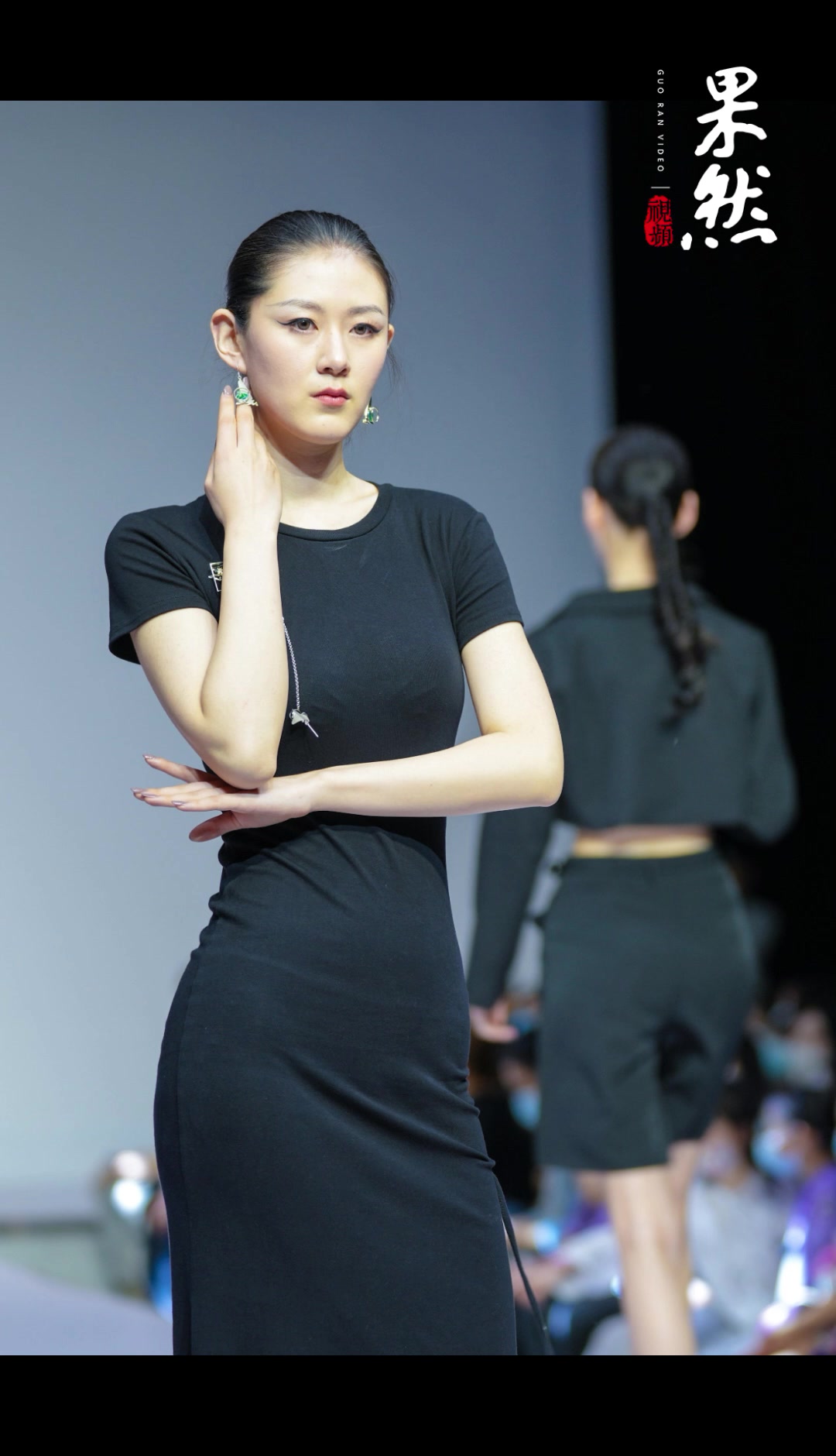 校园里开起时尚发布会,山东工艺美术学院设计艺术博览会来了