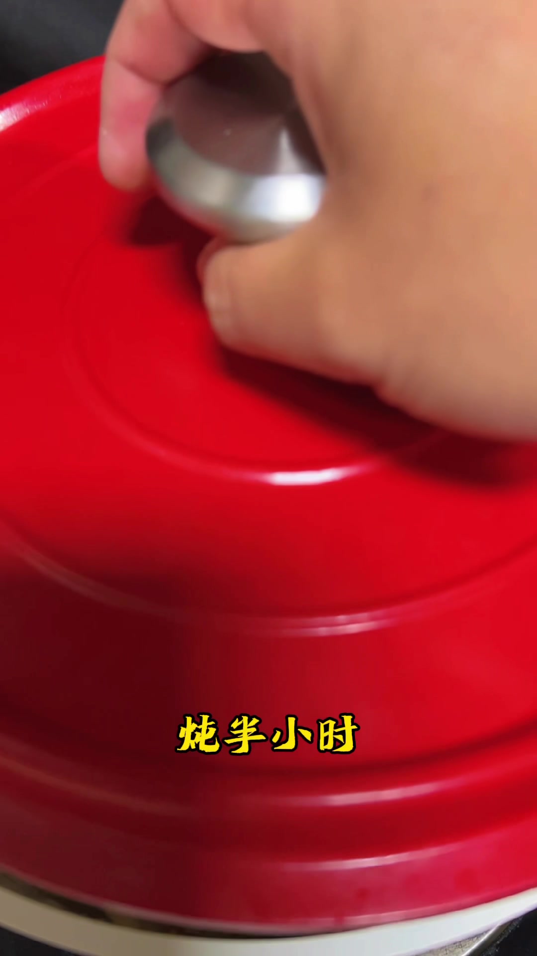 新鲜竹笋炖大骨,喝的就是一个鲜。