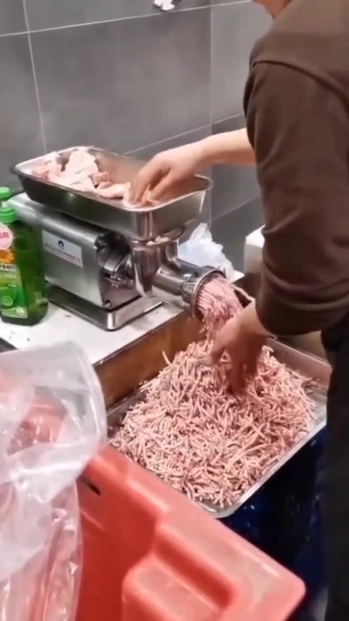 正元绞肉机怎么样?看看视频就知道,可以绞肉泥绞肉粒