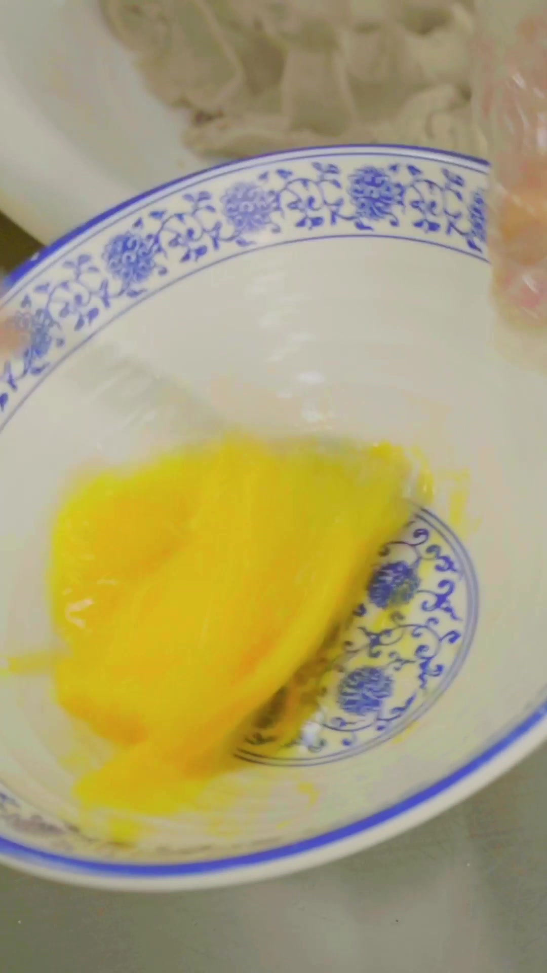 福建厨师培训学校中西餐厨艺培训班带你做经典年夜菜:荔茸香酥鸭