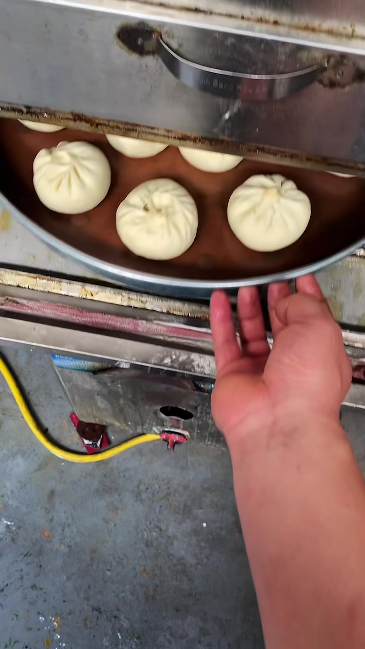 凉皮蒸箱做出来的包子