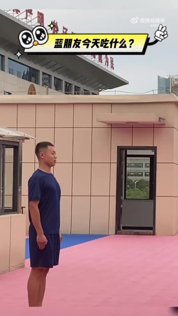 「色香味俱全的美食超享受」开饭了开饭了,看看蓝朋友们今天吃什么?猪蹄、辣椒炒肉、小青菜……