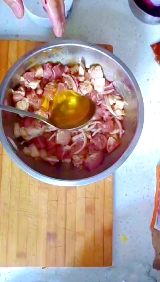 教你一款价值1800的,东北正宗秘制烤猪肉大串,详细比例全公开