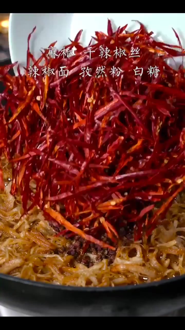 鸡胸肉不要再水煮了,做成麻辣鸡丝真的好吃到起飞!