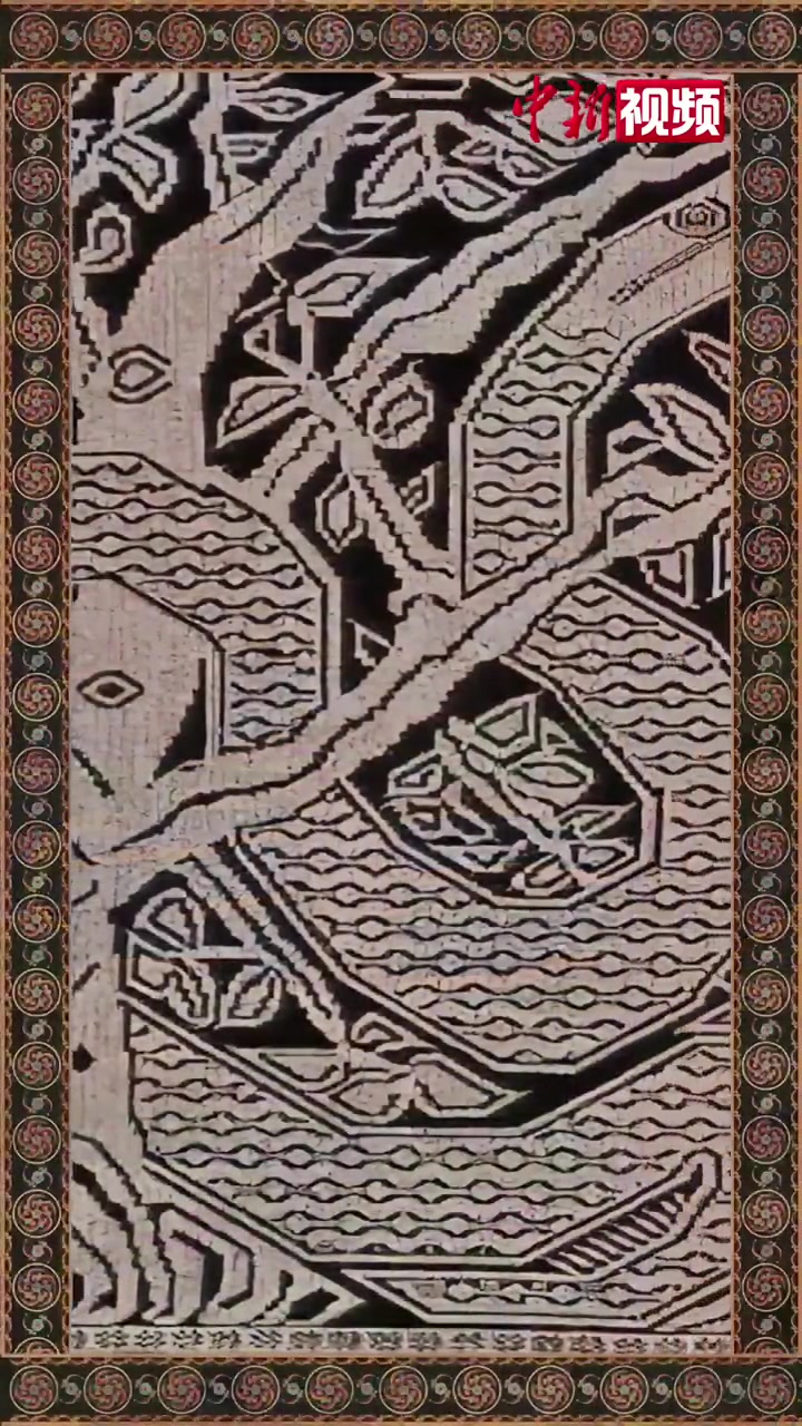 解码中华文化基因「原来还有黑白色的“花”!」文化潮起来 刺绣一定是五颜六色、轻薄柔软的吗?