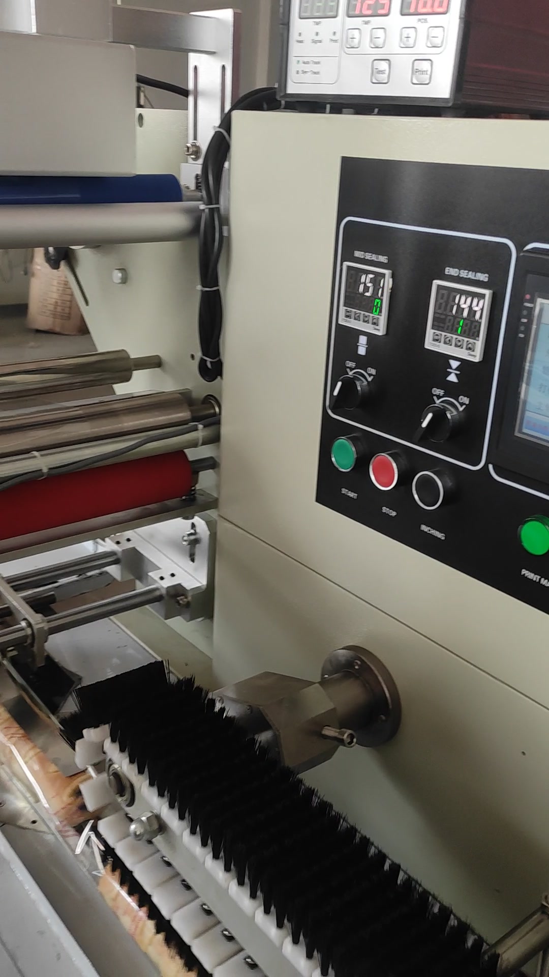 毛毛虫面包的包装视频