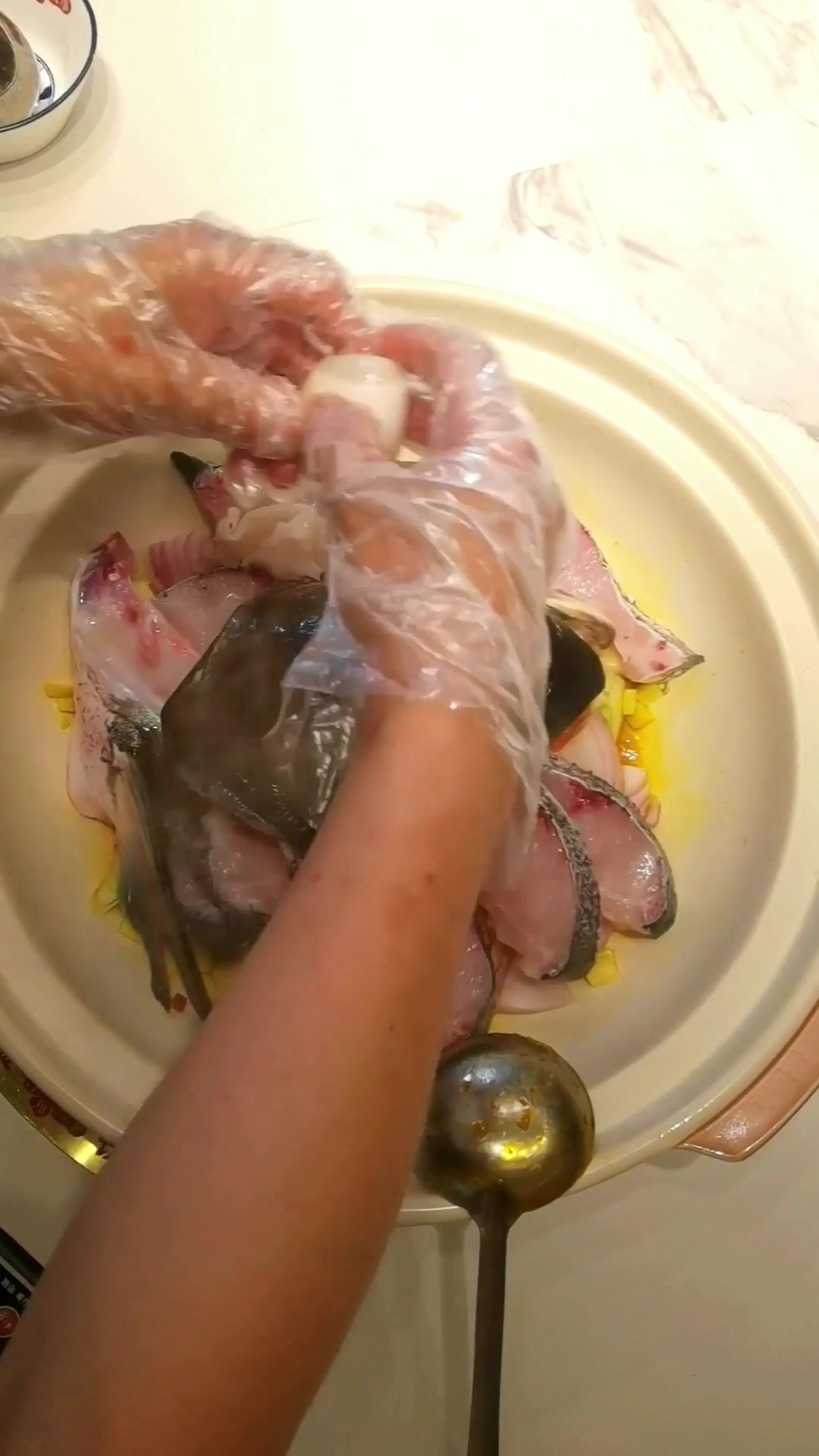 传说中的千岛湖大鱼头,本地人最爱的吃法,淳鱼故事大厨师教你