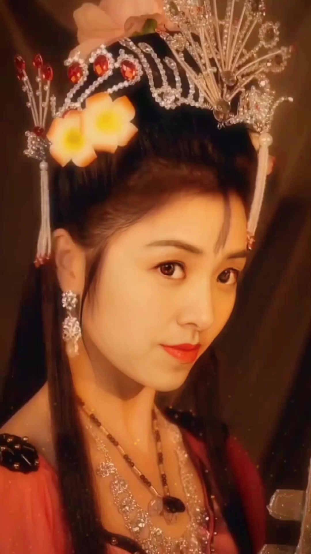 小卖部老板娘的搞笑变装