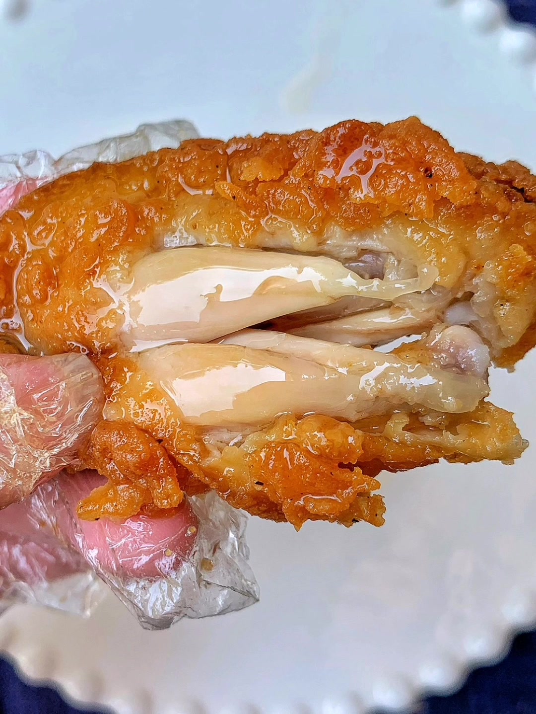 妈妈做的炸鸡翅酥脆里嫩,超级香太好吃了