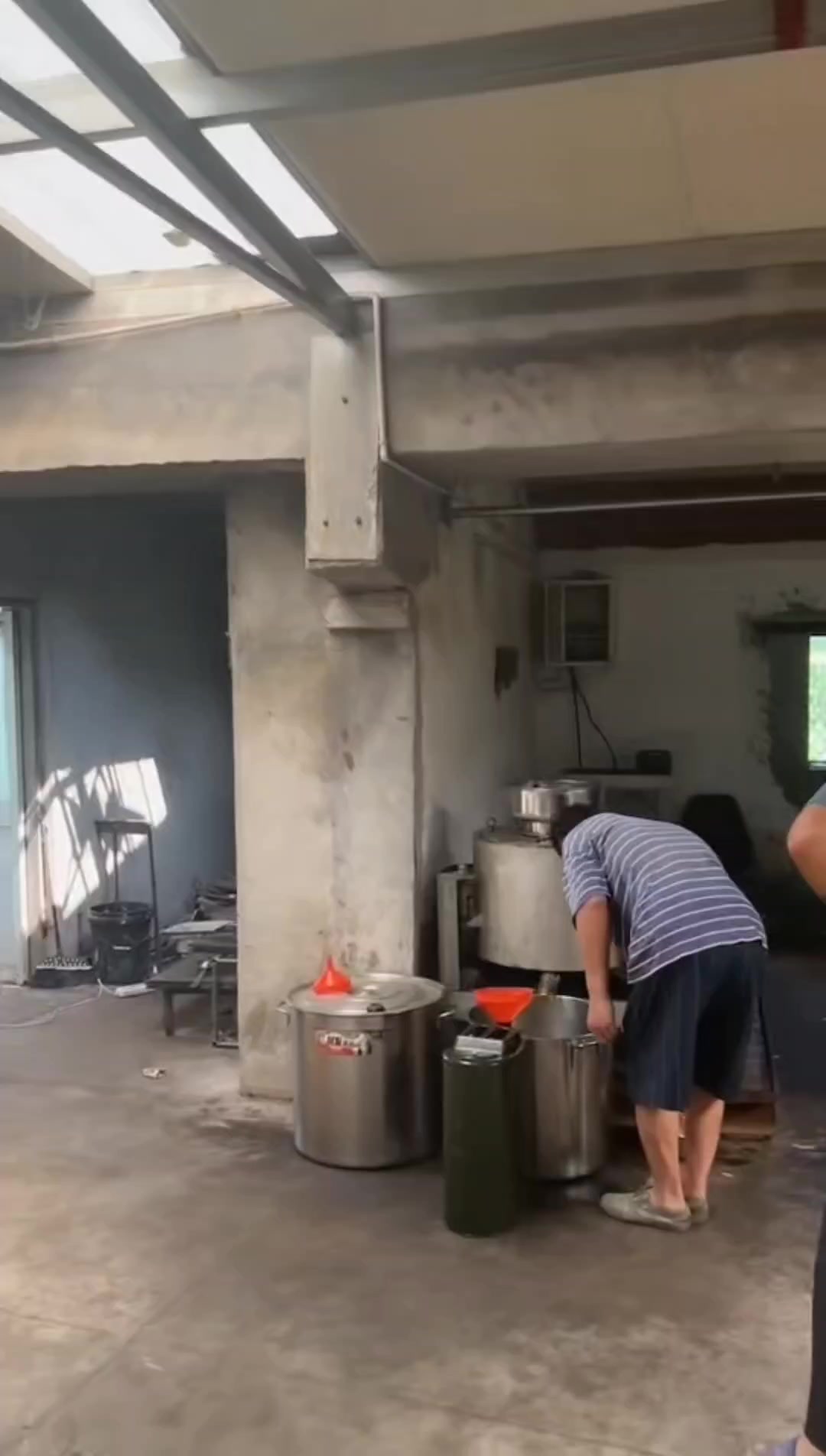 回访榨油机用户也是重要工作 大豆花生芝麻菜籽油葵胡麻皆可压榨