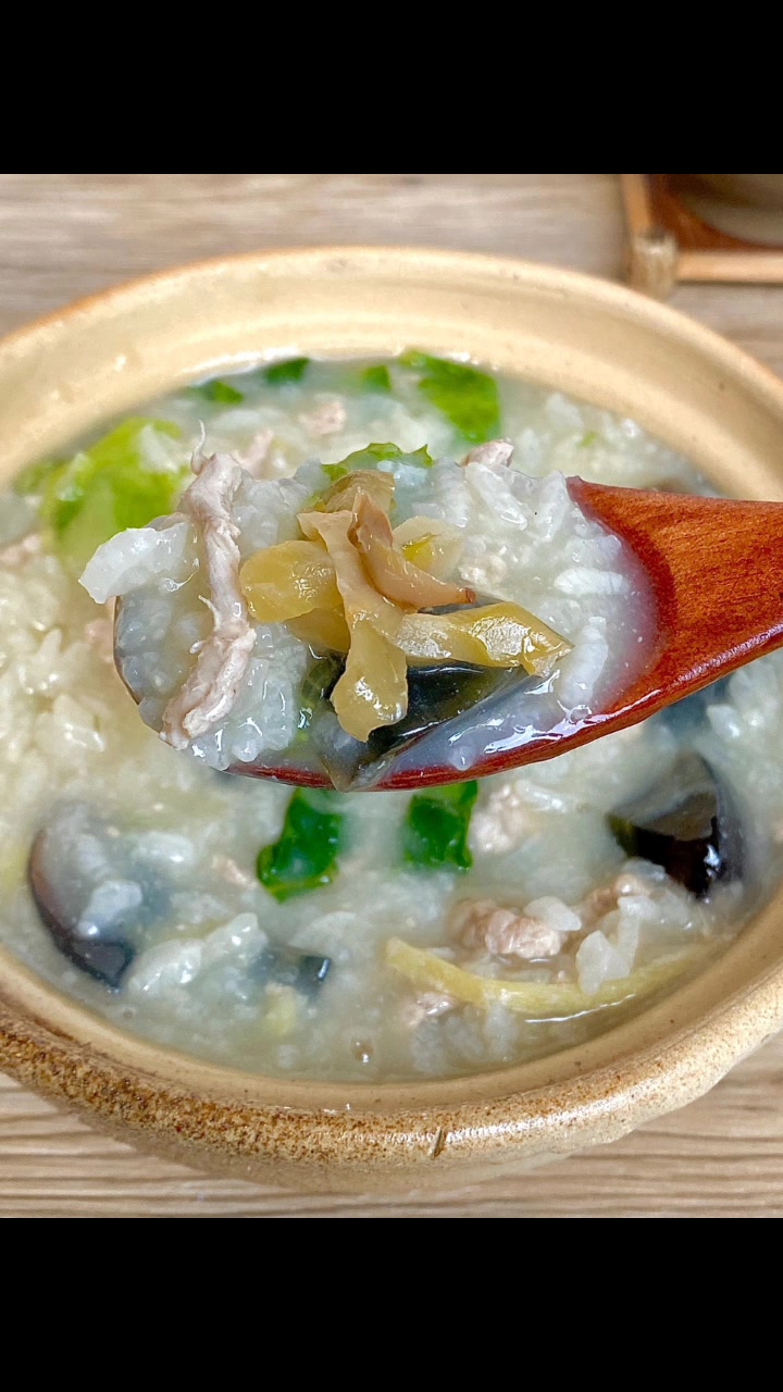 皮蛋瘦肉粥的做法来啦!