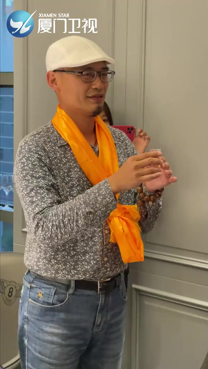 台青黄河游记青海行:品尝青海民族特色茶“八宝盖碗茶”