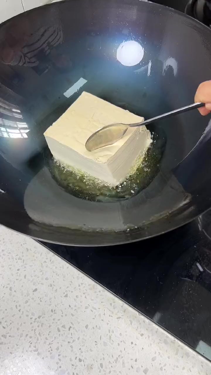 今天做了家人喜欢的戈鱼烧豆腐