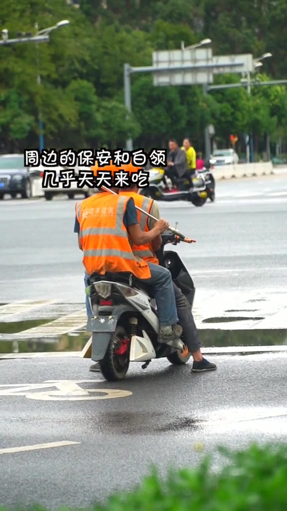 昆明 传说一天卖1吨鱼的小馆子,开了20多年,配方连自老板都不知道 为云南美食打call 