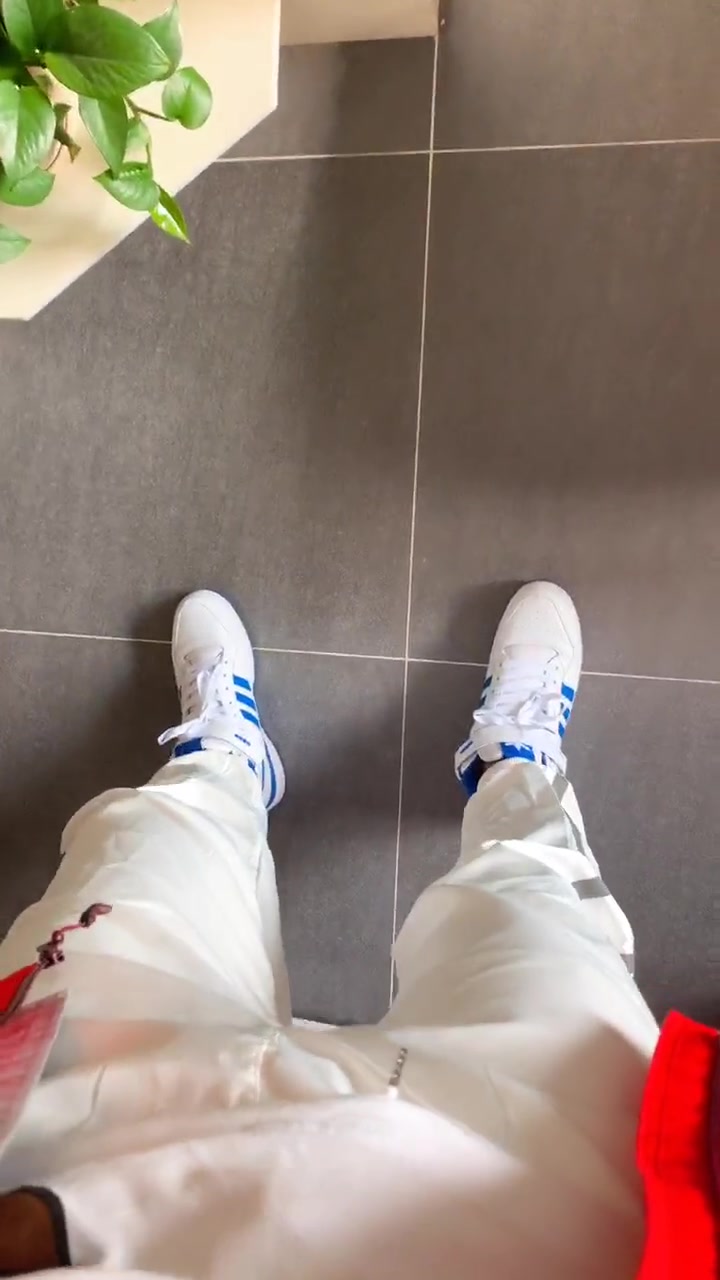 帅哥套图男生生活照_包装人物男士个人自拍照_爱旅游和聚餐素材