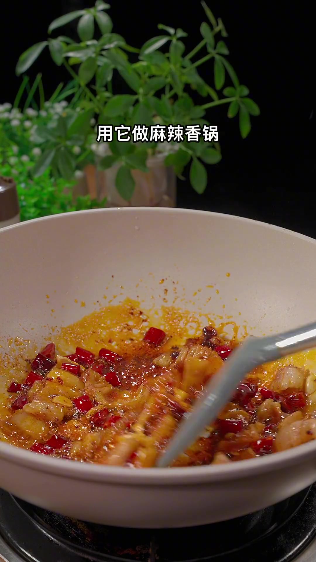 不知道吃什么的时候,你就做这个手撕包菜,不会厨艺也..