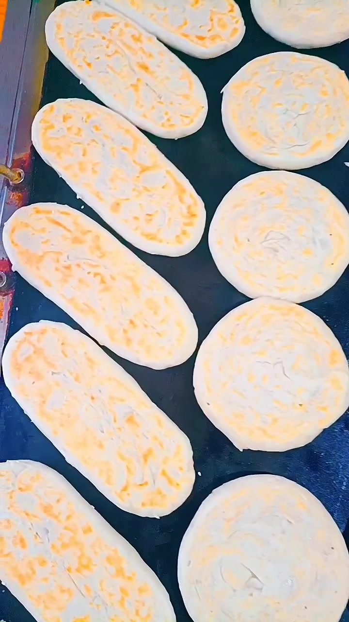 香酥甜烧饼,香酥可口。小孩最爱吃