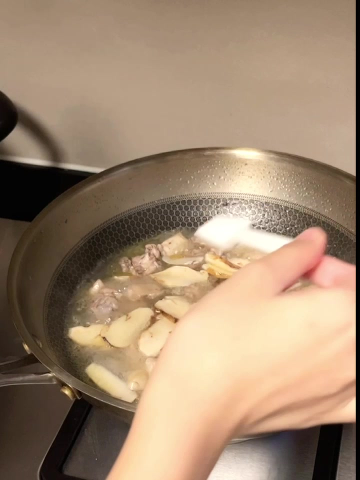 松茸鸡汤(天农清远鸡)