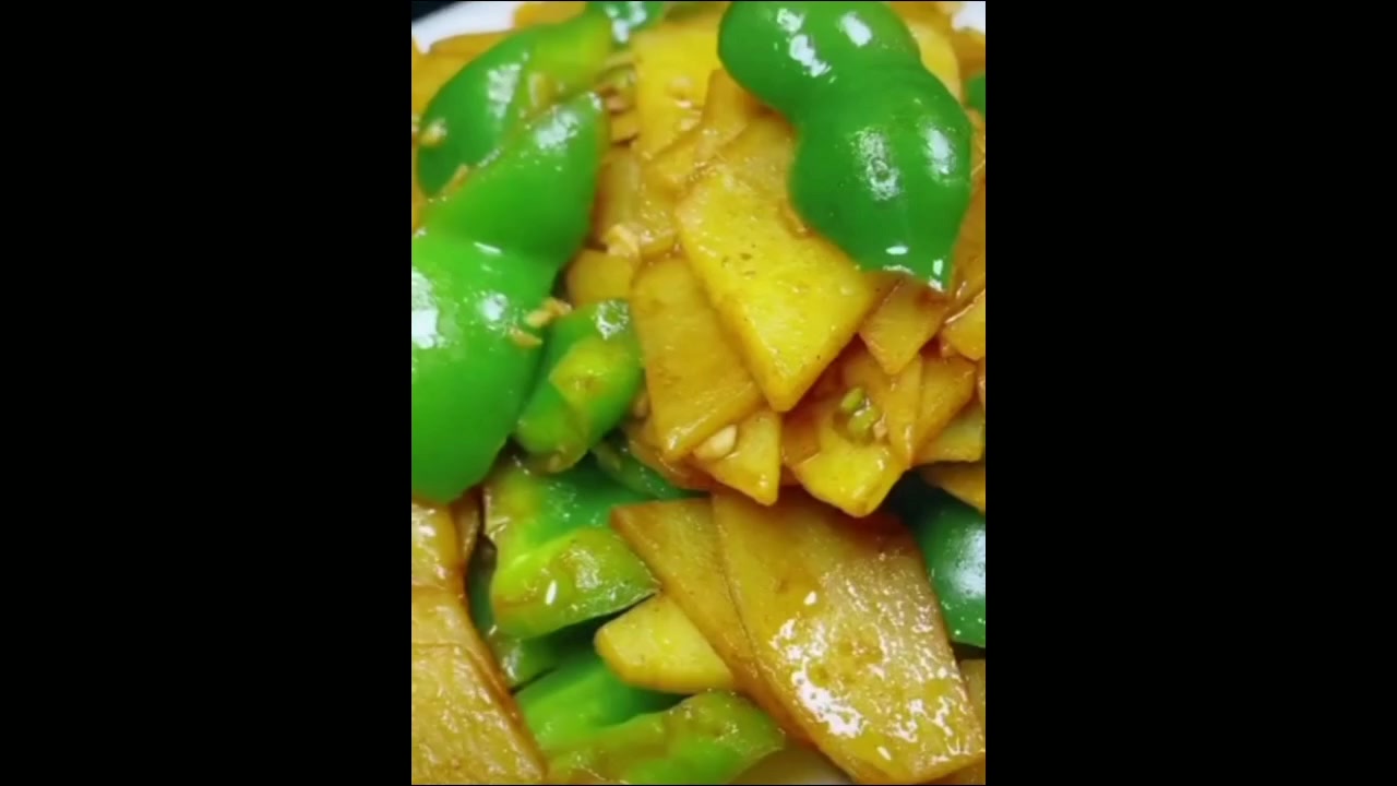 家常菜辣椒炒土豆片,建议全屏观看