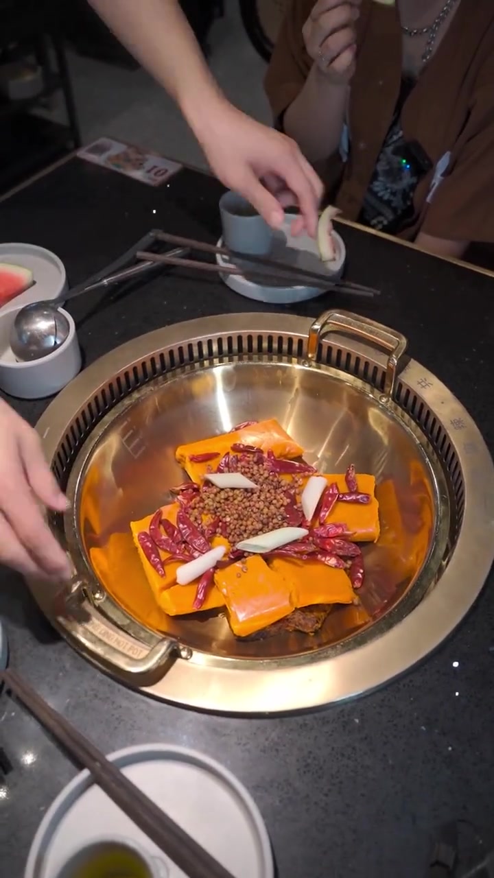探店vlog 探店刘一手:比77年龄都还大的火锅,这家火锅一定很好吃~ 刘一手重庆火锅店
