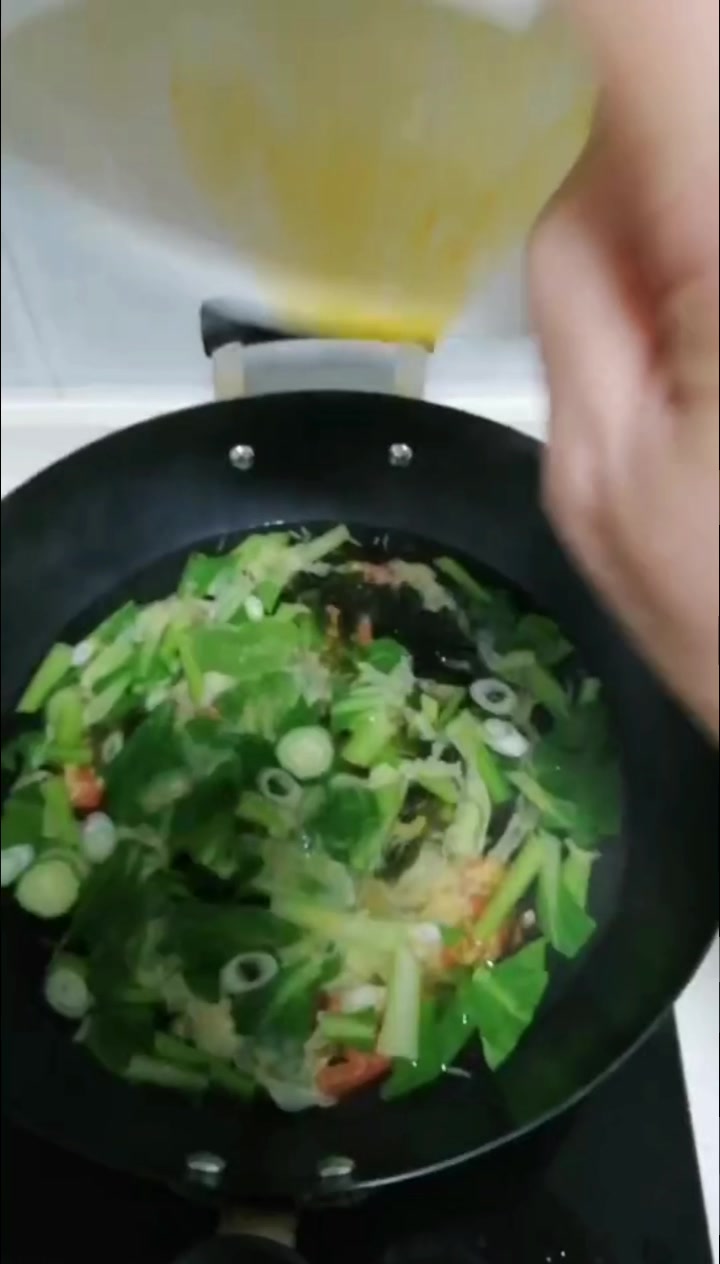 紫菜虾皮蛋汤加上西红柿和黄瓜这样做才好喝
