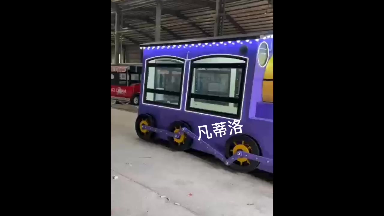复古小火车售卖车,夜市摆摊流动小吃车