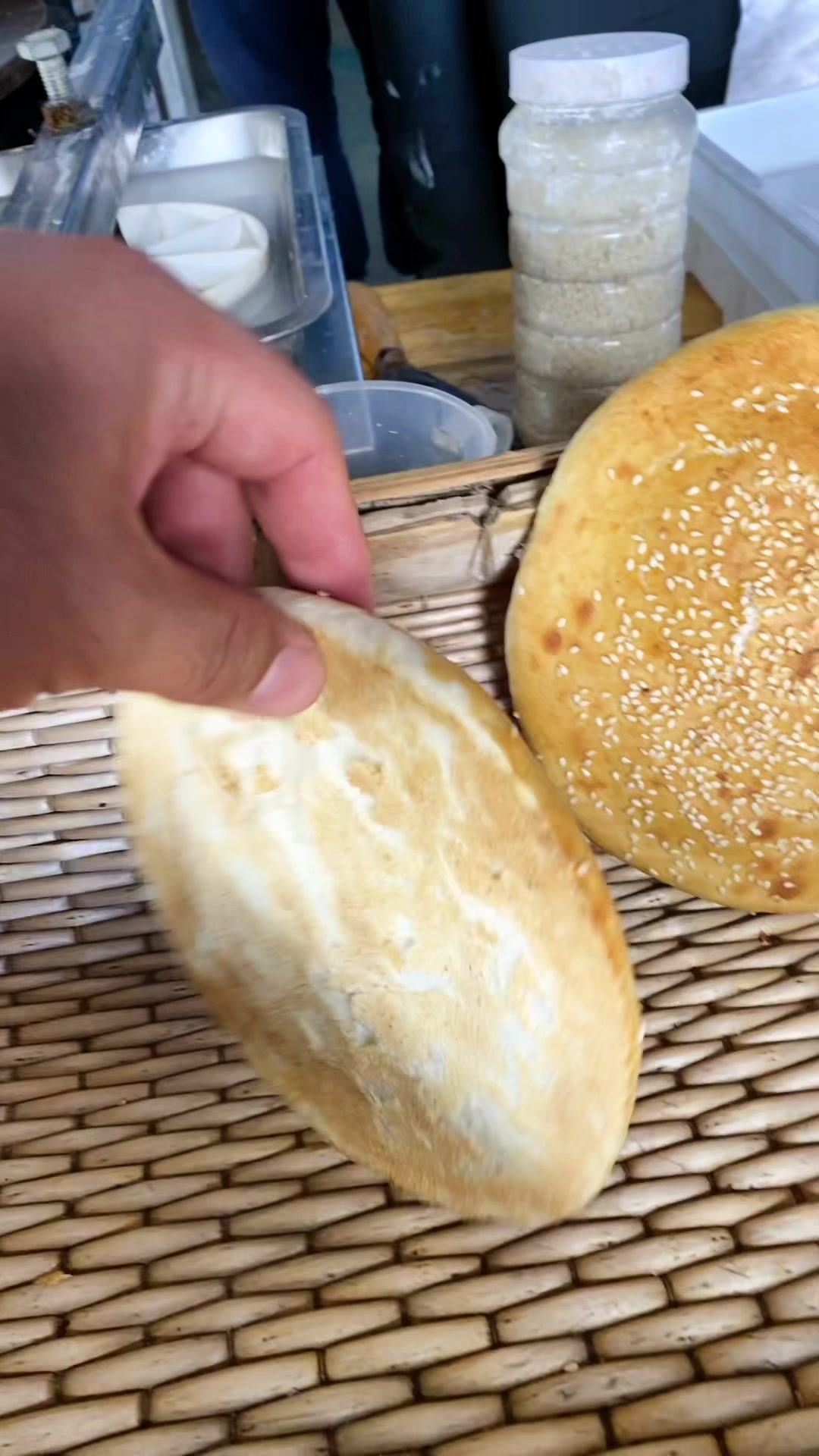 三轮车流动款烧饼机创业新技术吊炉烧饼